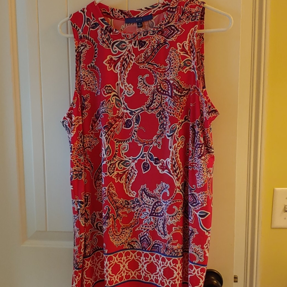 Great sleeveless Apt 9 top